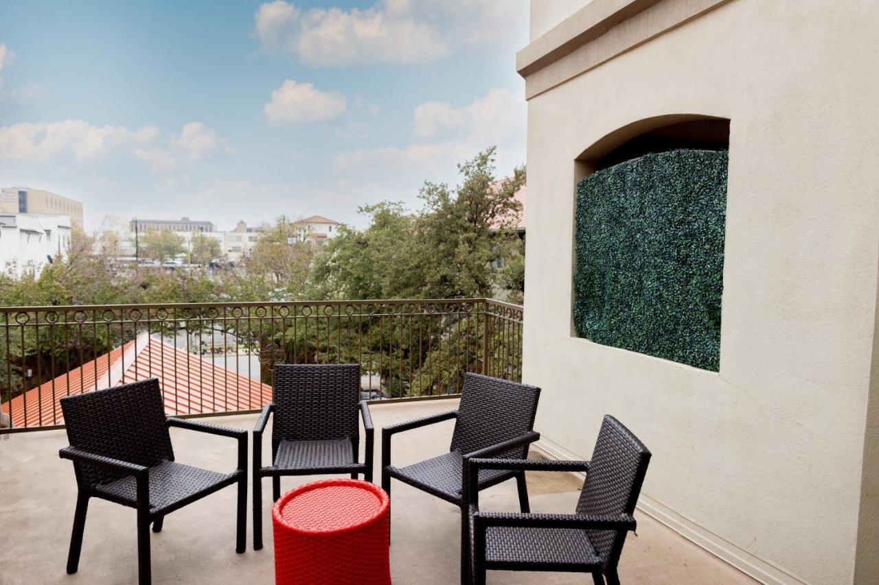 Hotel Indigo San Antonio Riverwalk By Ihg Bagian luar foto